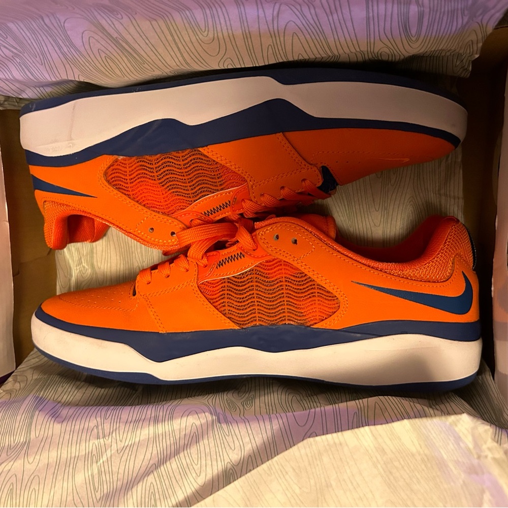 Never worn Nike SB Ishod Wair Premium